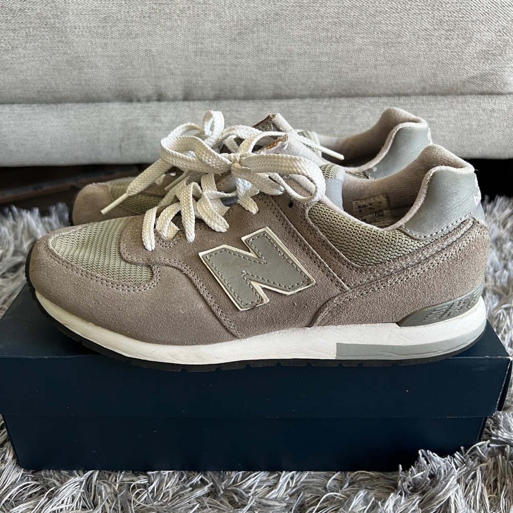 New Balance 574 Core Women’s Lifestyle Sneaker Sz 38/ 7.5